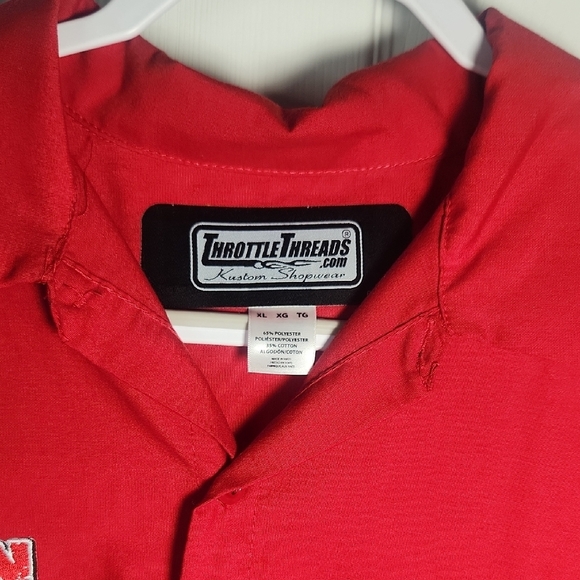 Vibrant Red Casual Button Down Shirt with Pointed Collar - Picture 2 of 5